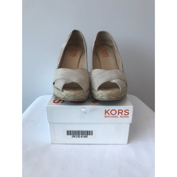 Michael Kors Size 11 Beige Wedges - Picture 1 of 8
